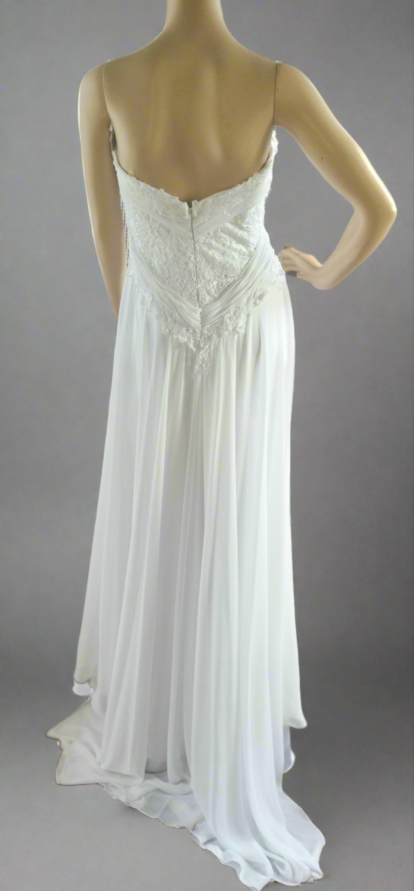 c Size 8 White Sheath dress