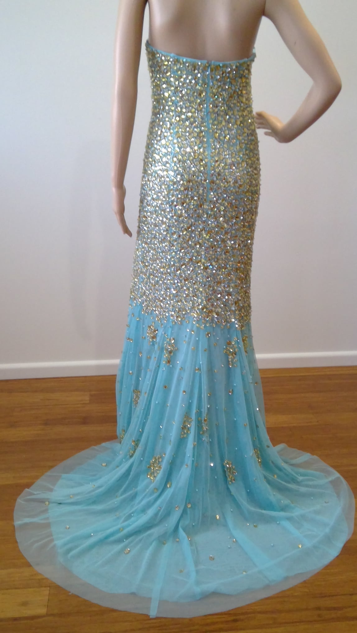 e Size 12 Blue sheath gold diamante from sweetheart neckline to knee!