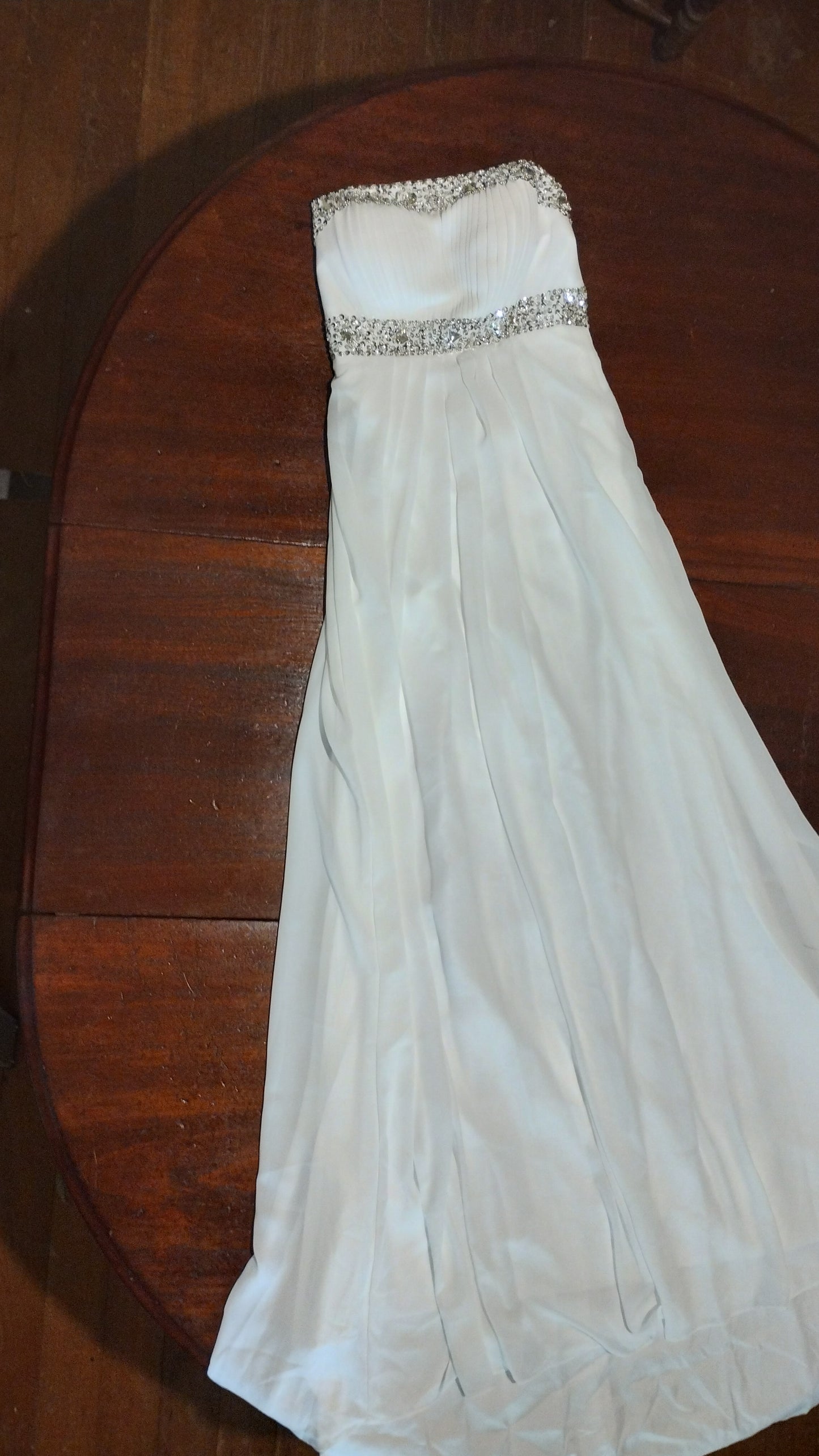 c Size 8 white sheath dress with beaded waist detail
