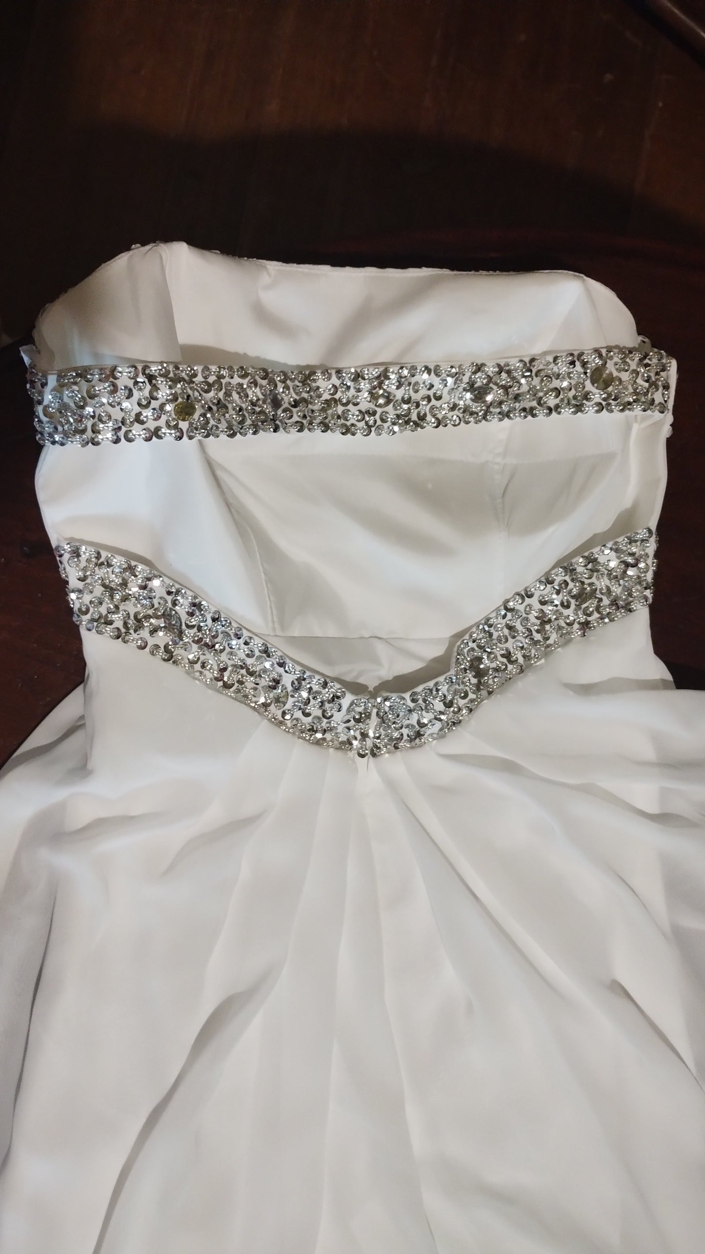 c Size 8 white sheath dress with beaded waist detail