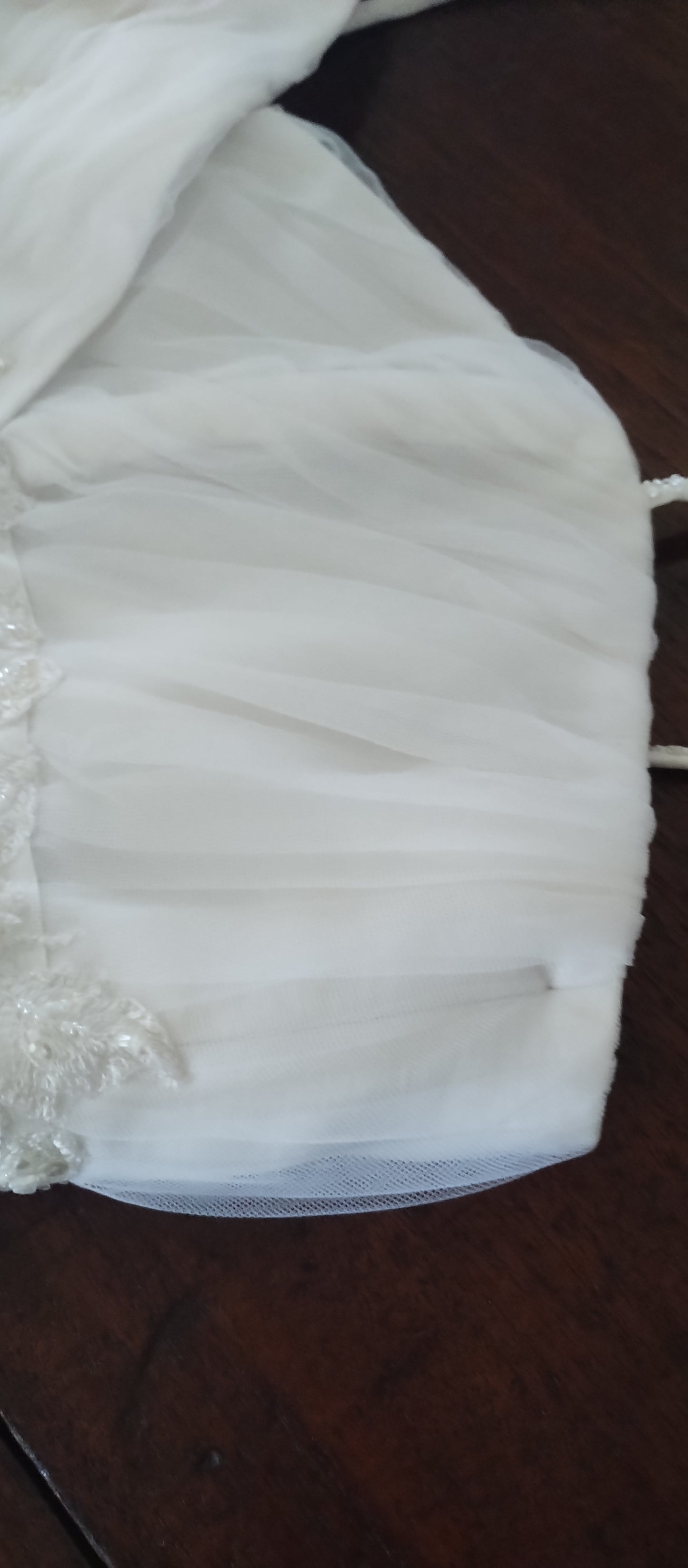 f Size 14 White crossover sweetheart bodice with spaghetti straps