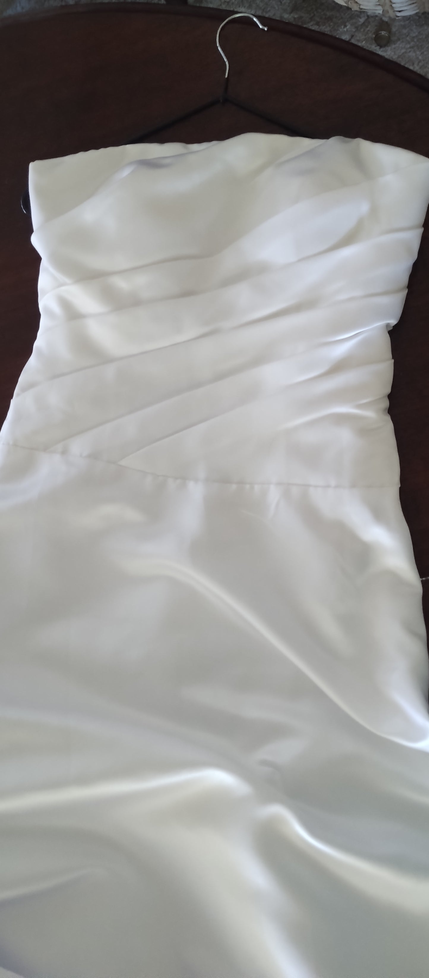 b Size 6 White sheath A line skirt