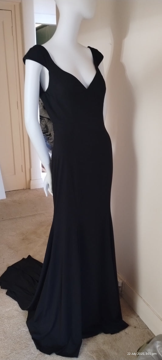 E Size 12 Classic long black dress with train