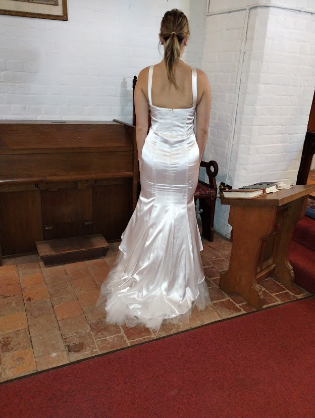 c size 8 mermaid white dress. satin over tulle