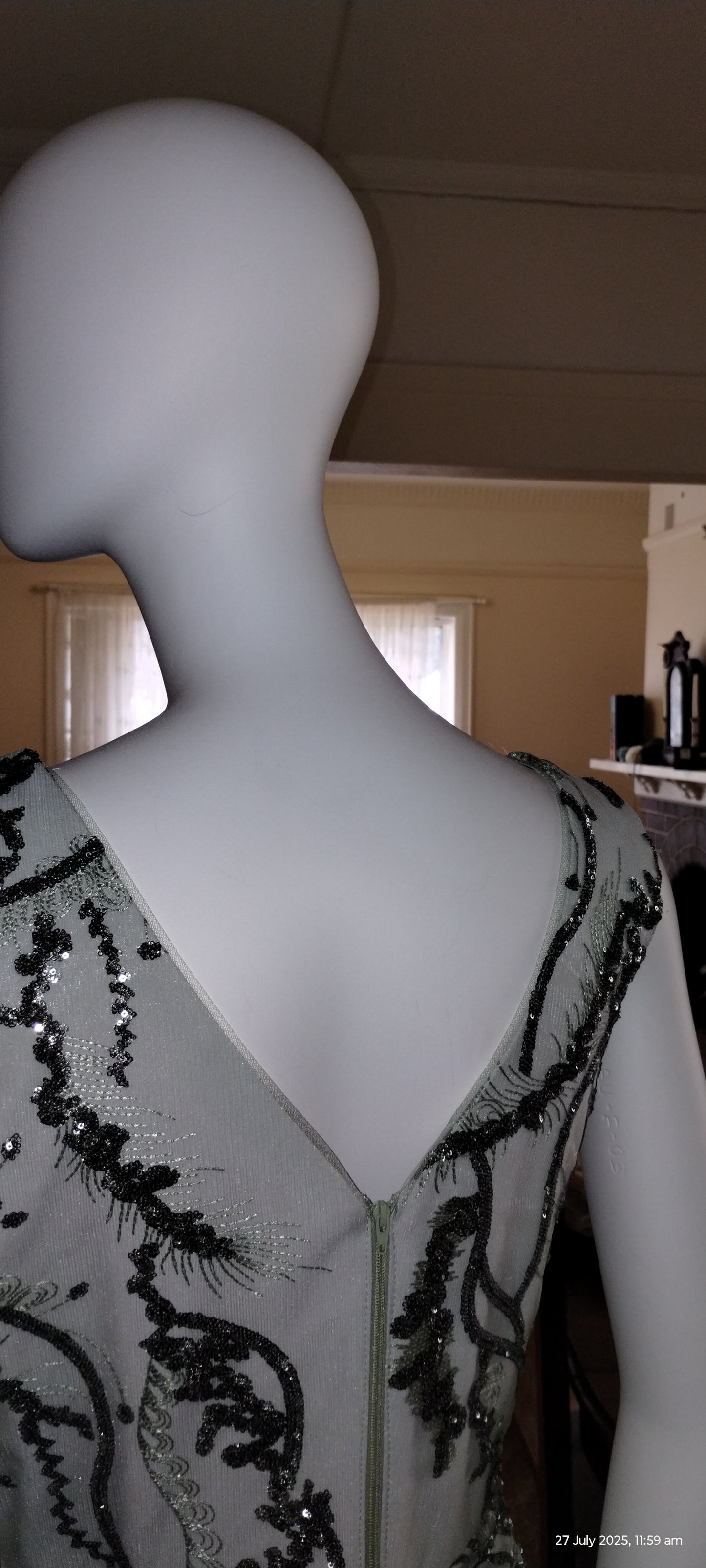 F Size 14 green sleeveless kneelength dress