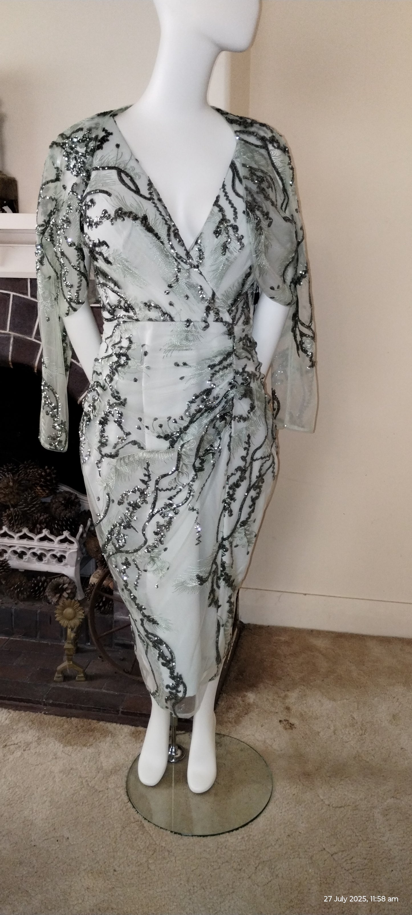 F Size 14 green sleeveless kneelength dress