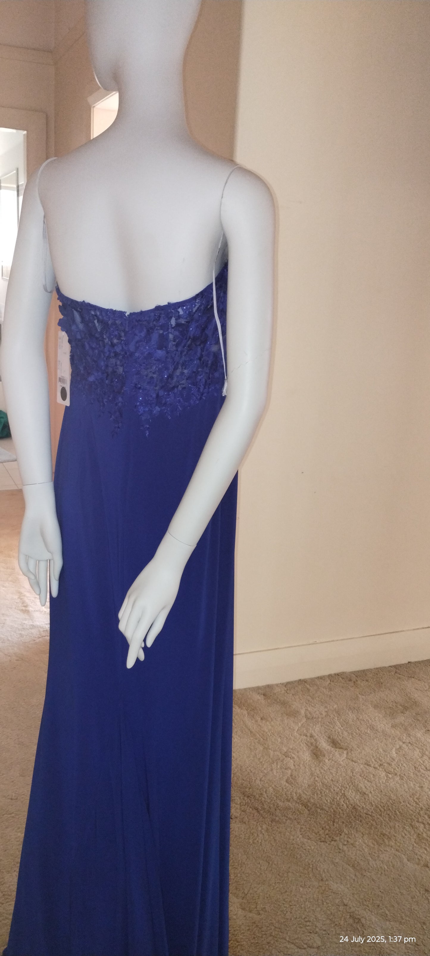 F size 14 blue sheath