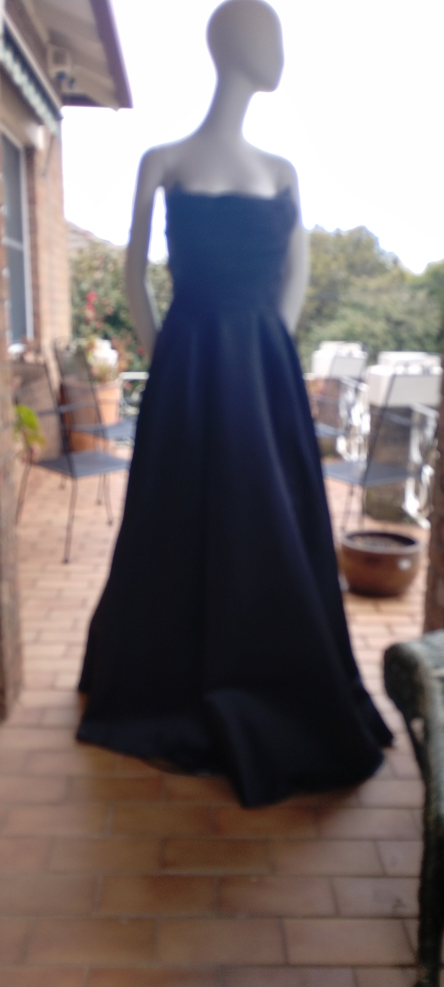 H Size 18 Black sheath full skirt