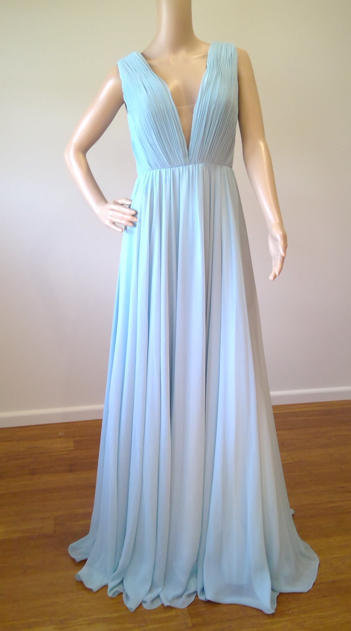 c Size 8 Pale Blue Plunging neckline dress