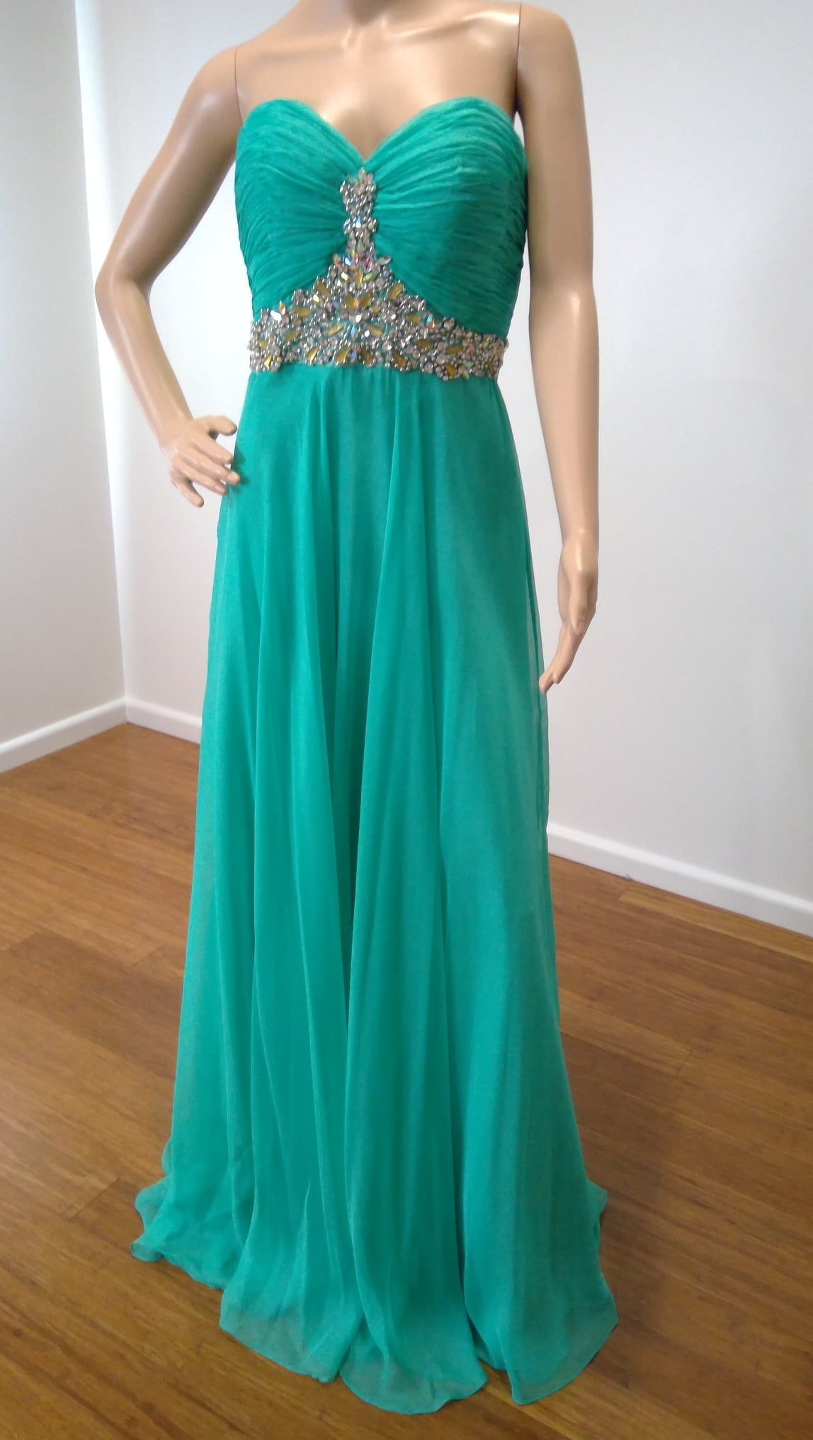 d  size 10 Green beaded sheath dress