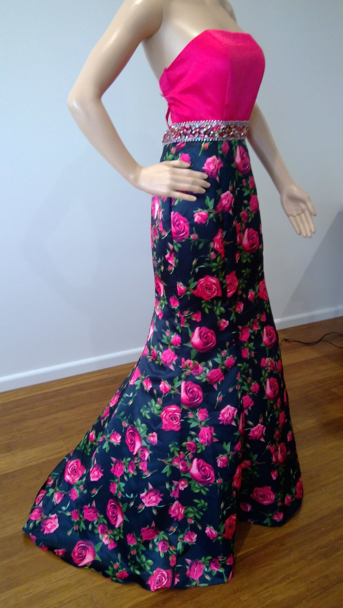 d Size 10 Hot Pink and Black Floral Strapless Dress