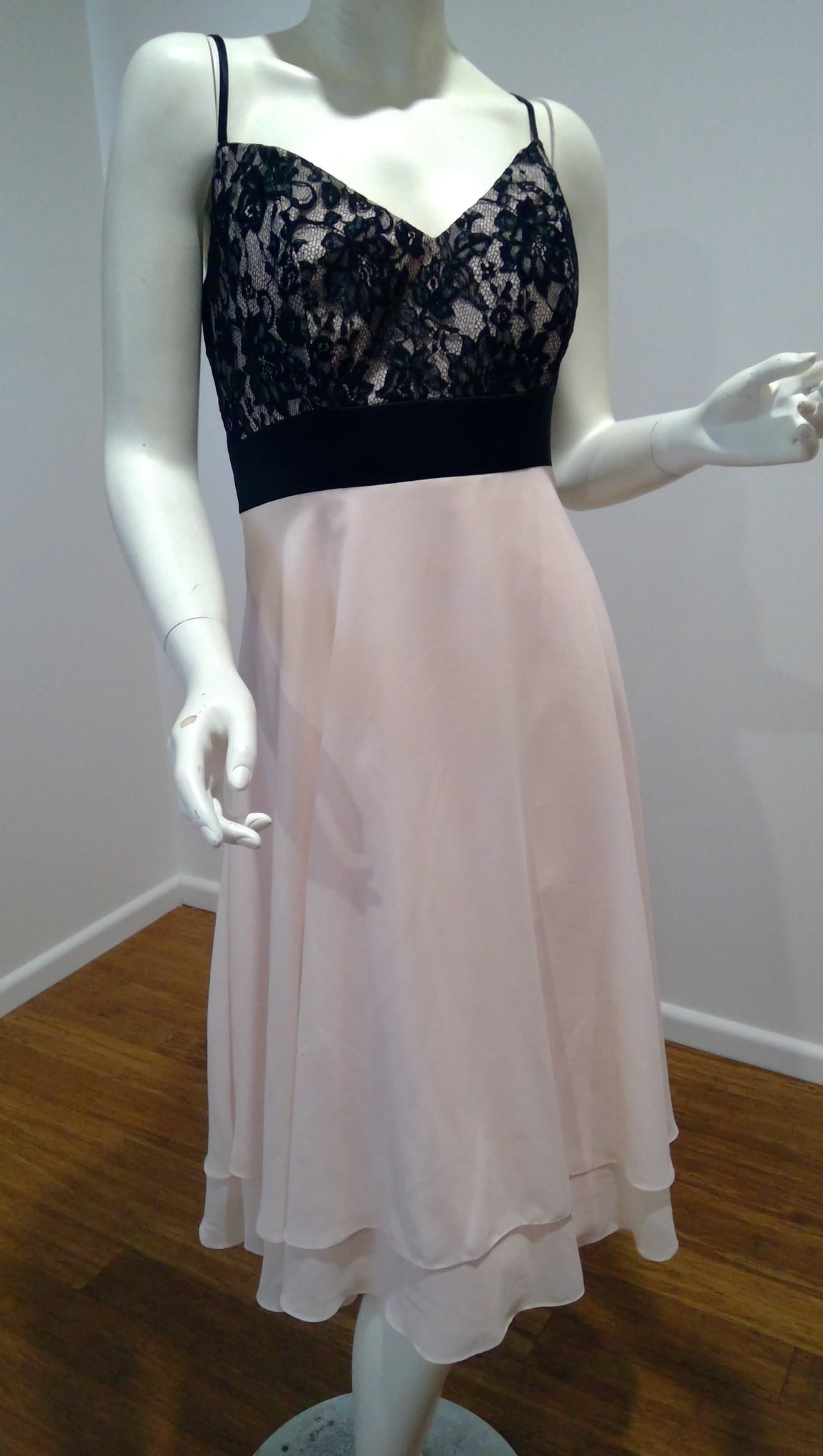 f size 14 black lace bodice, pink knee length skirt