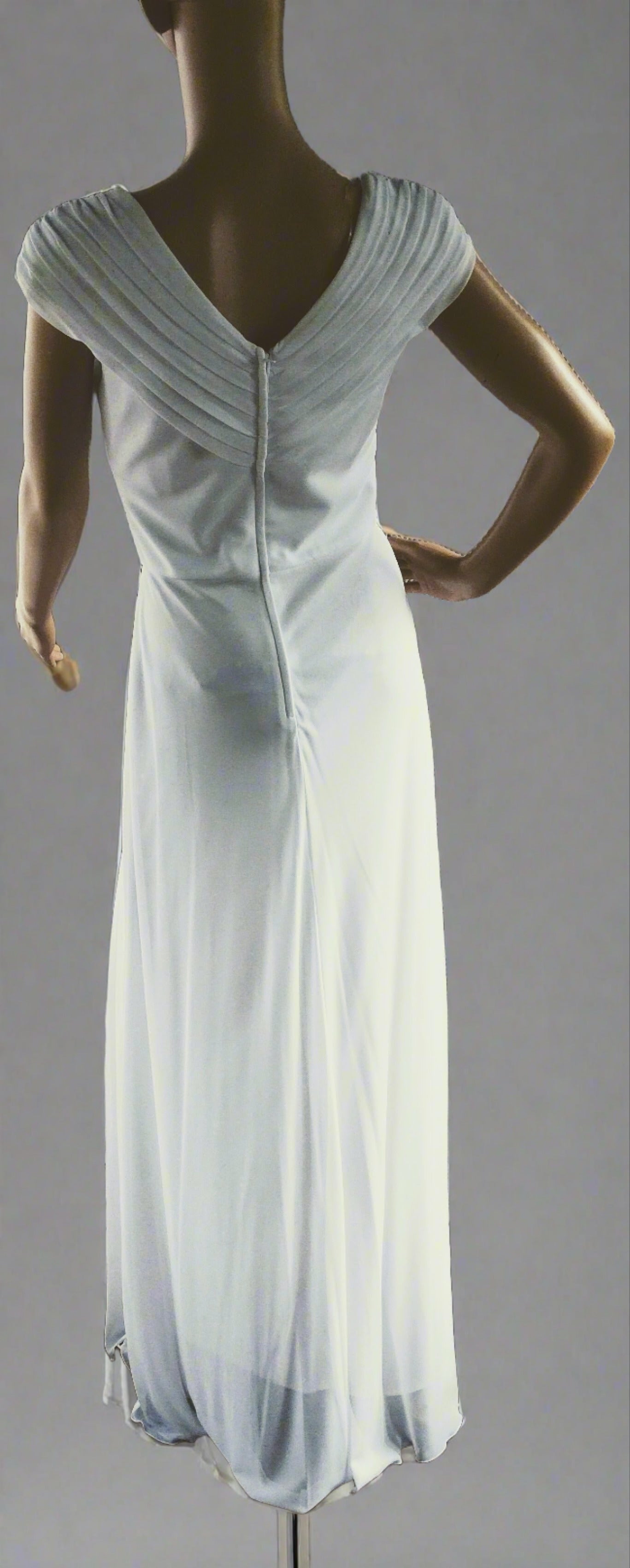 c Size 8 White crossover bodice empire line full length gown 