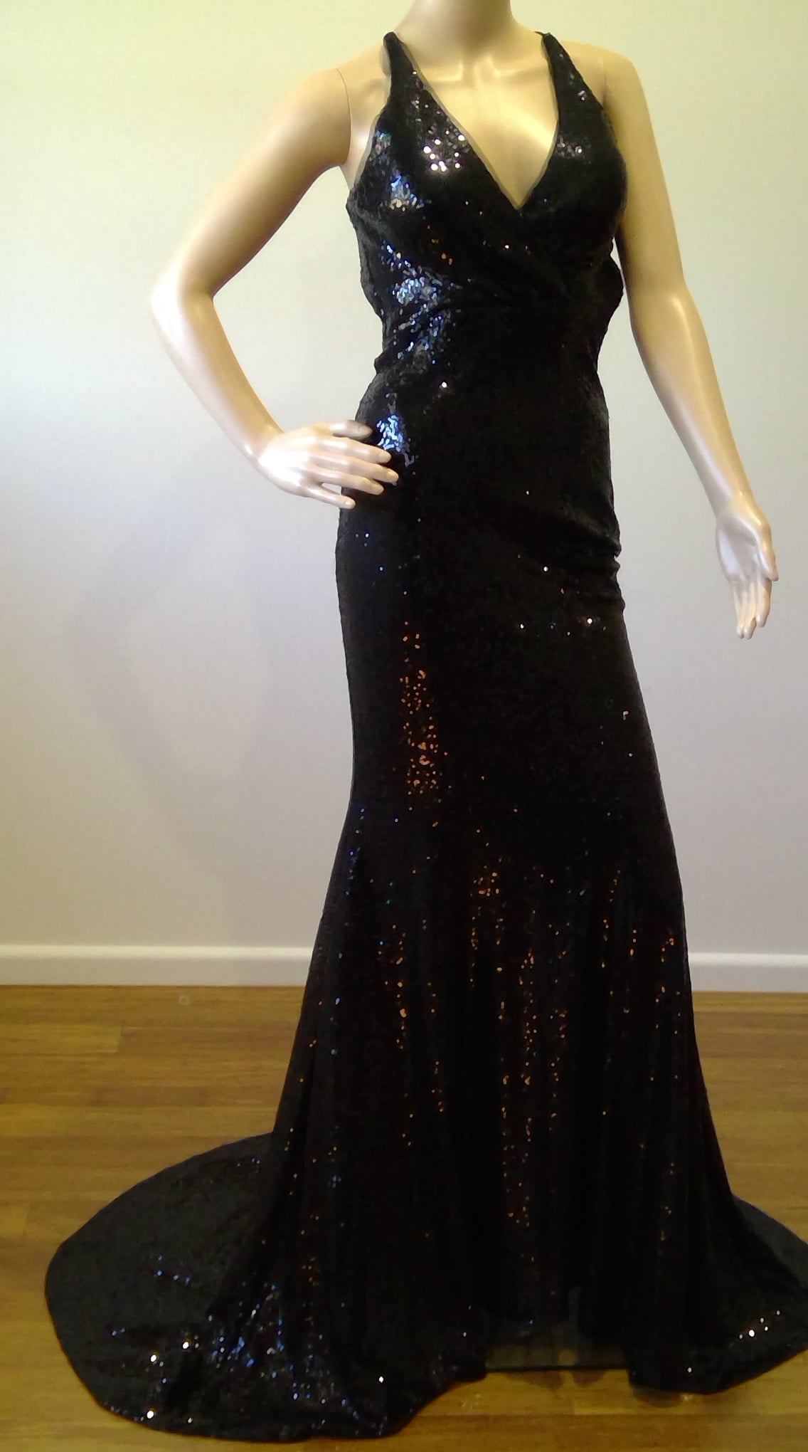 b Size 6 Black Sequin Halter Neck Dress