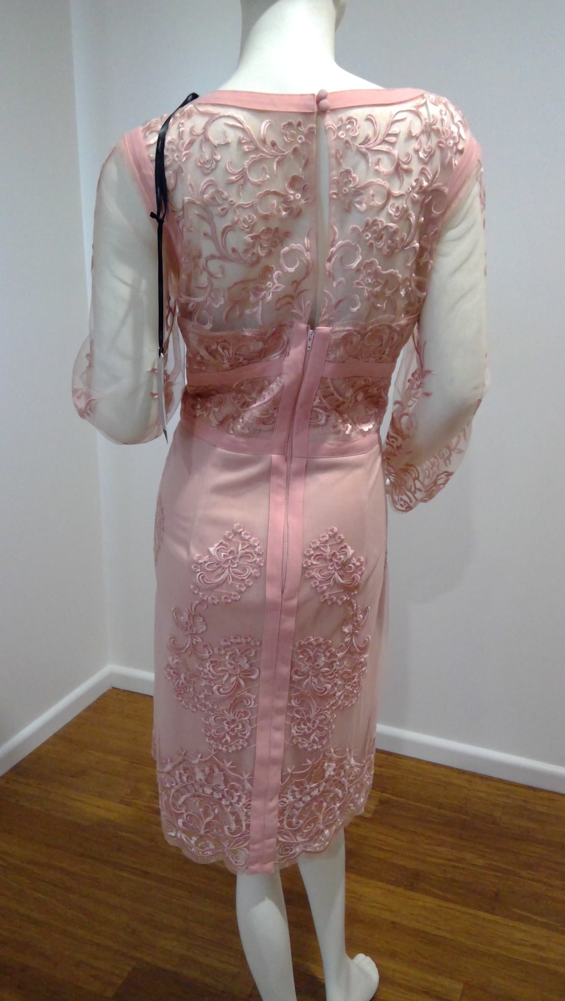 f size 14 Pink  Lace knee length dress