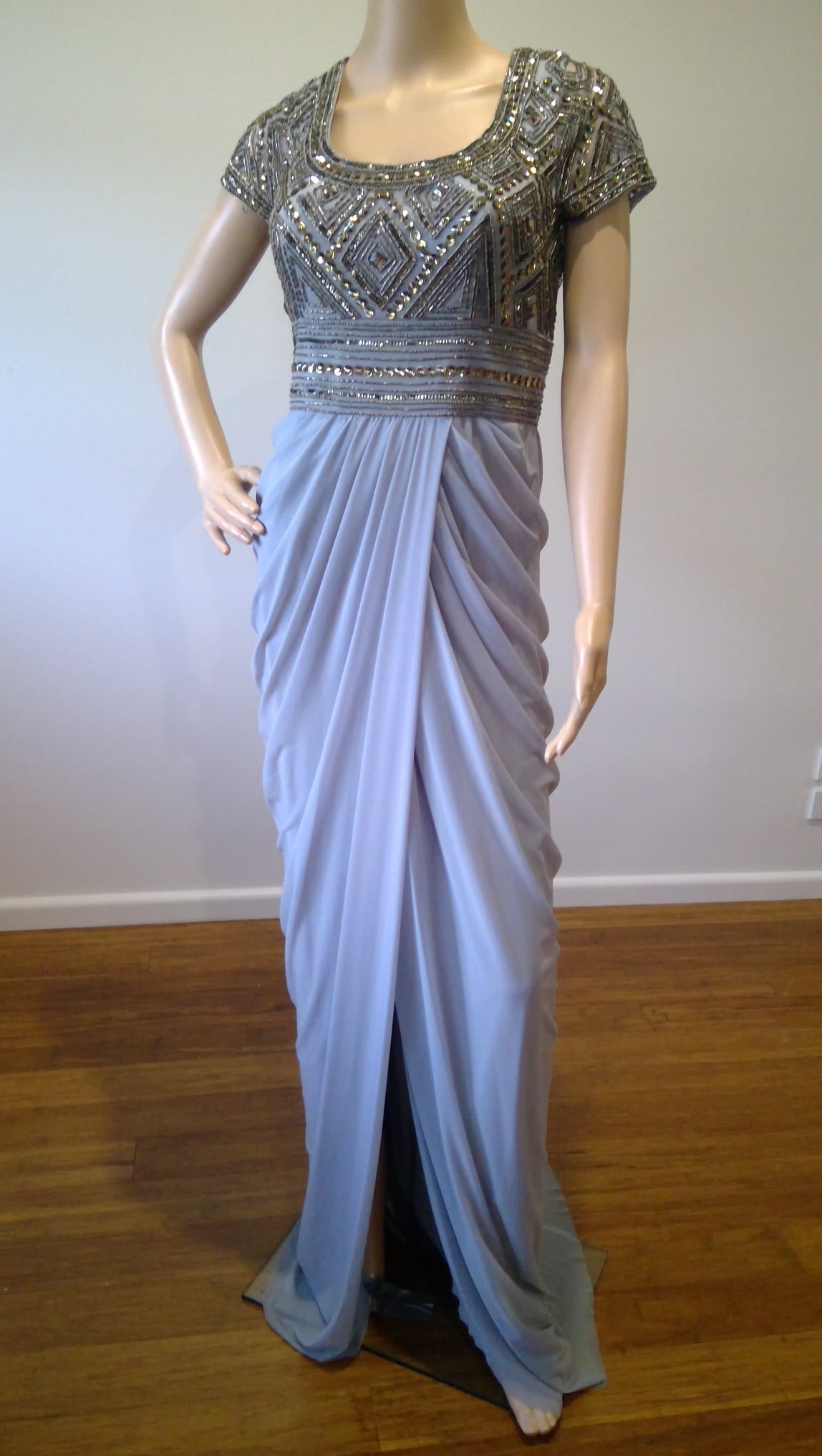 e size 12 Silver short sleeved draped full length dress