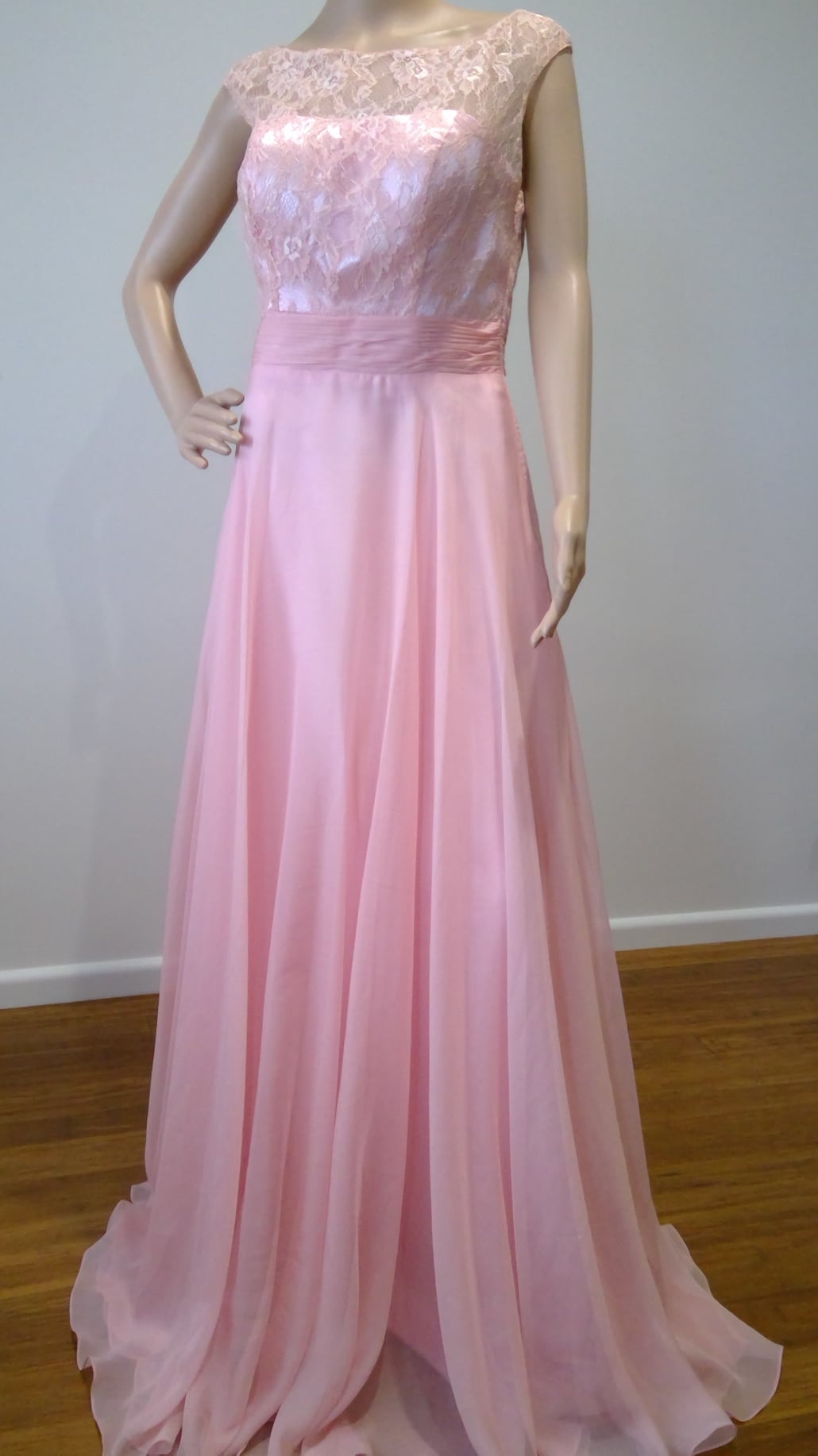 e Size 12 shell Pink full length feminine dress