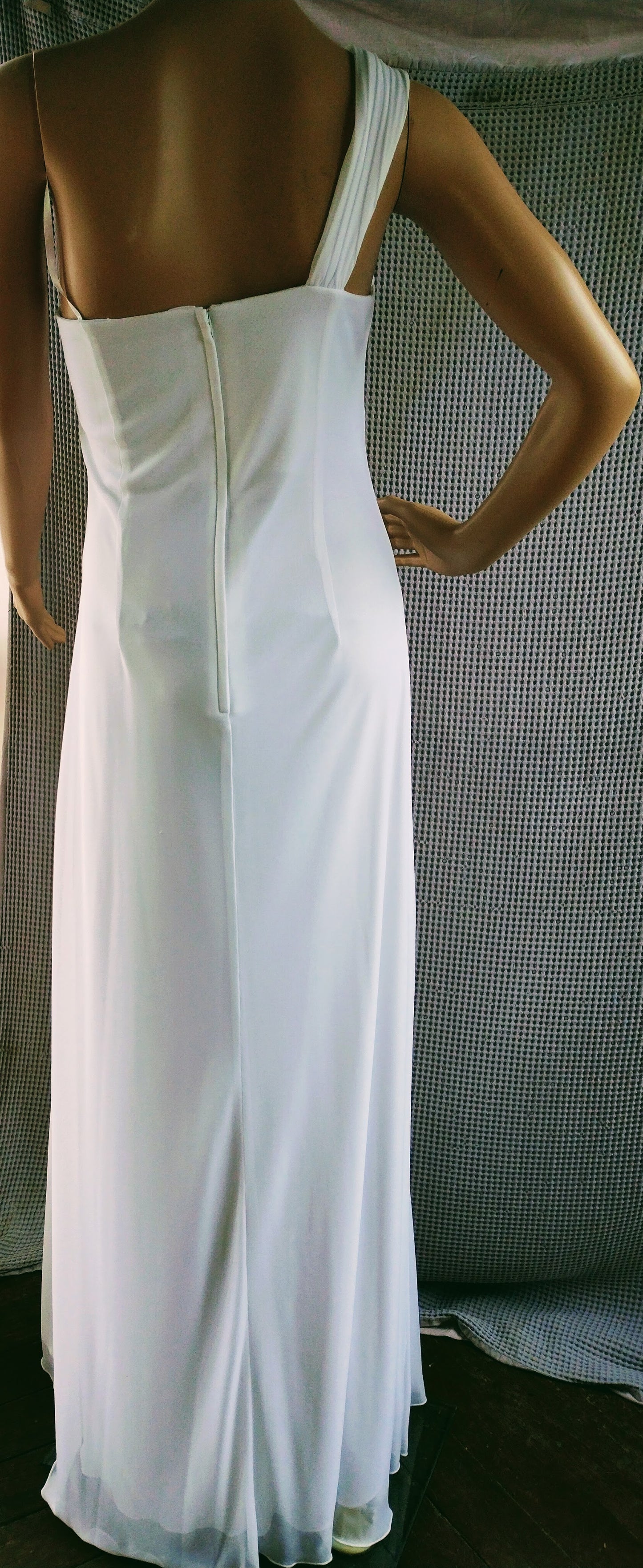 c Size 8 White one shoulder dress