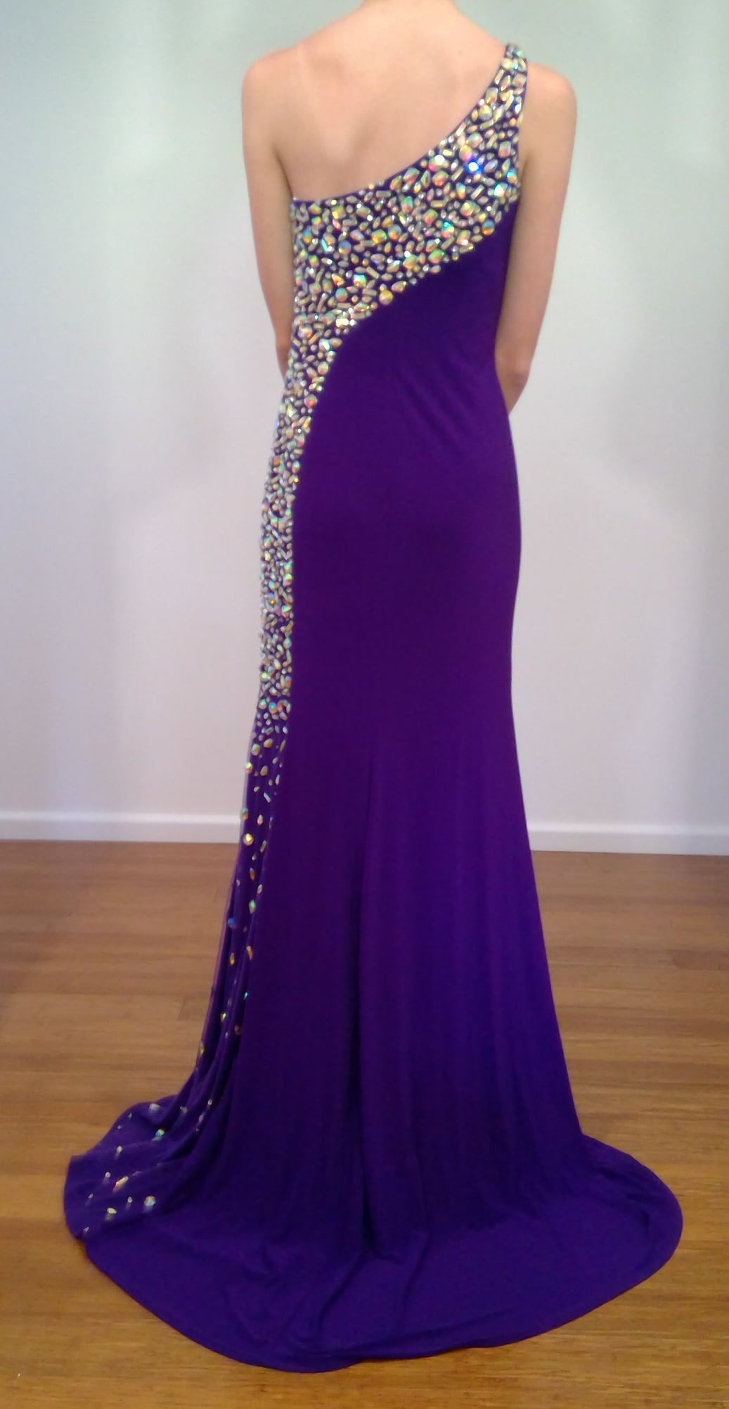 c Size 8 Purple one shoulder diamante dress